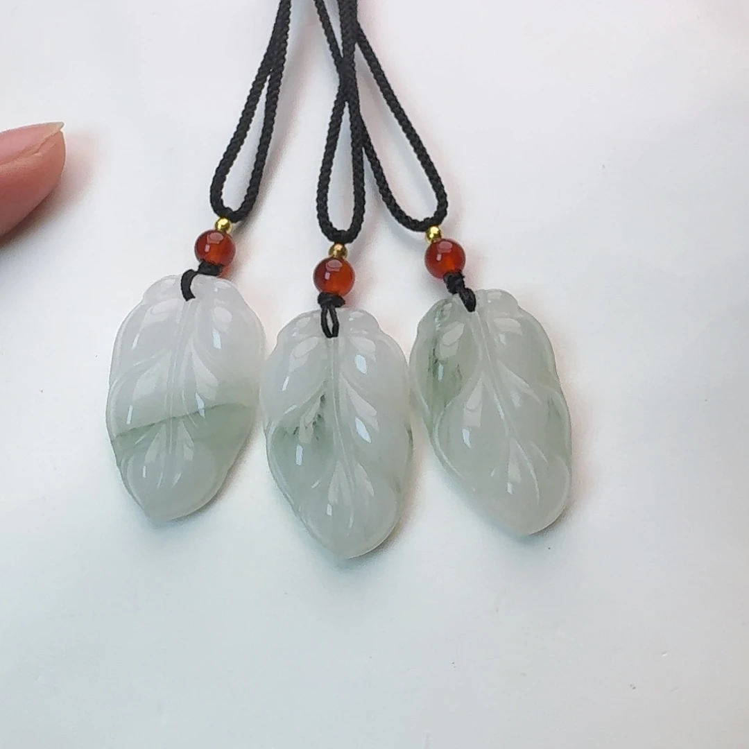 石英质玉未镶嵌颈饰叶子