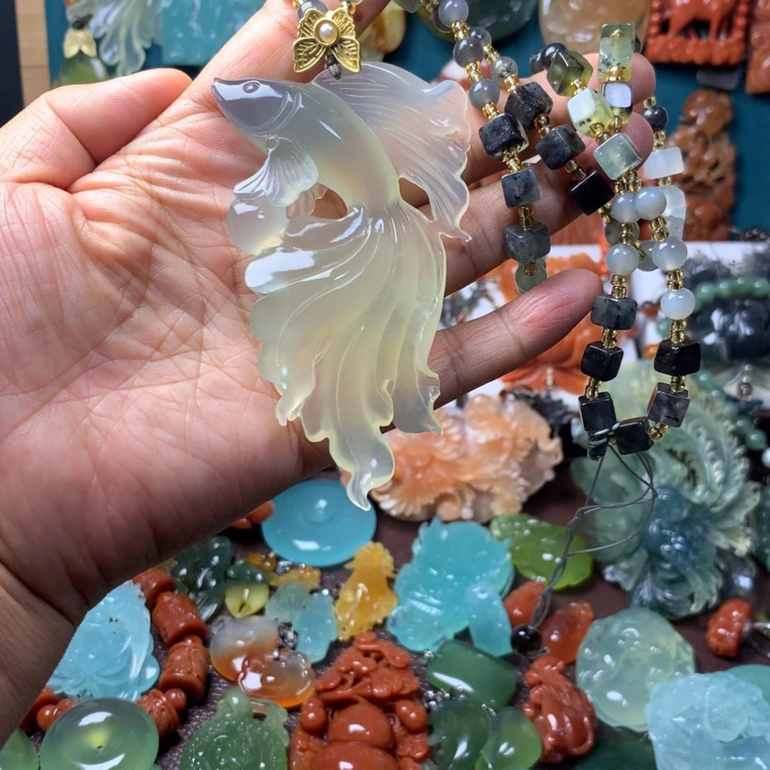 蛇纹石玉未镶嵌挂坠