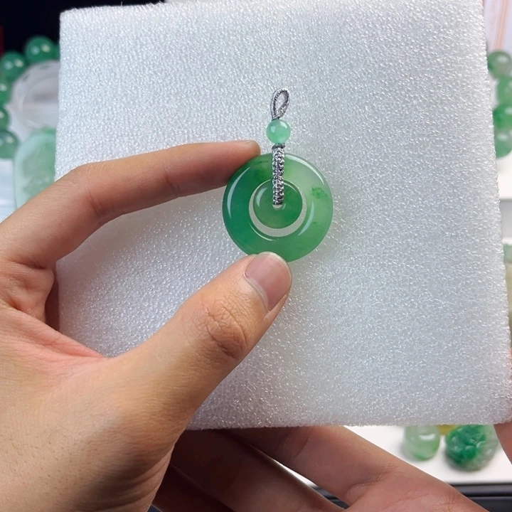 石英质玉吊坠(不含链)未镶嵌