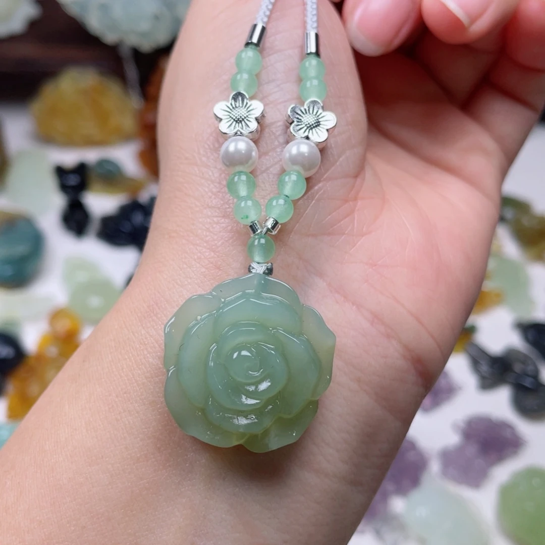 蛇纹石玉颈饰未镶嵌