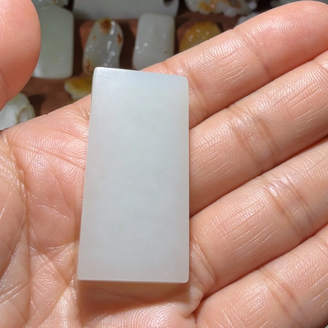 腼***夫和田玉未镶嵌颈饰