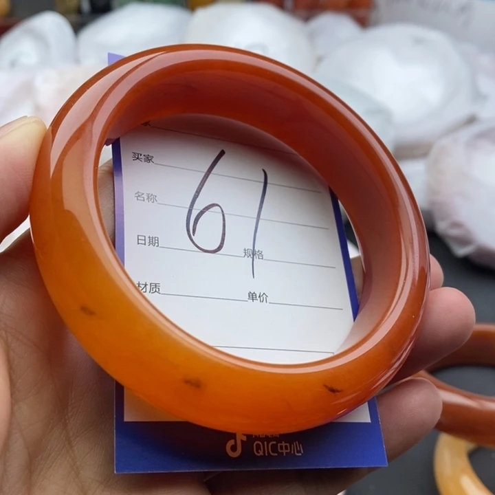 未镶嵌手镯石英质玉