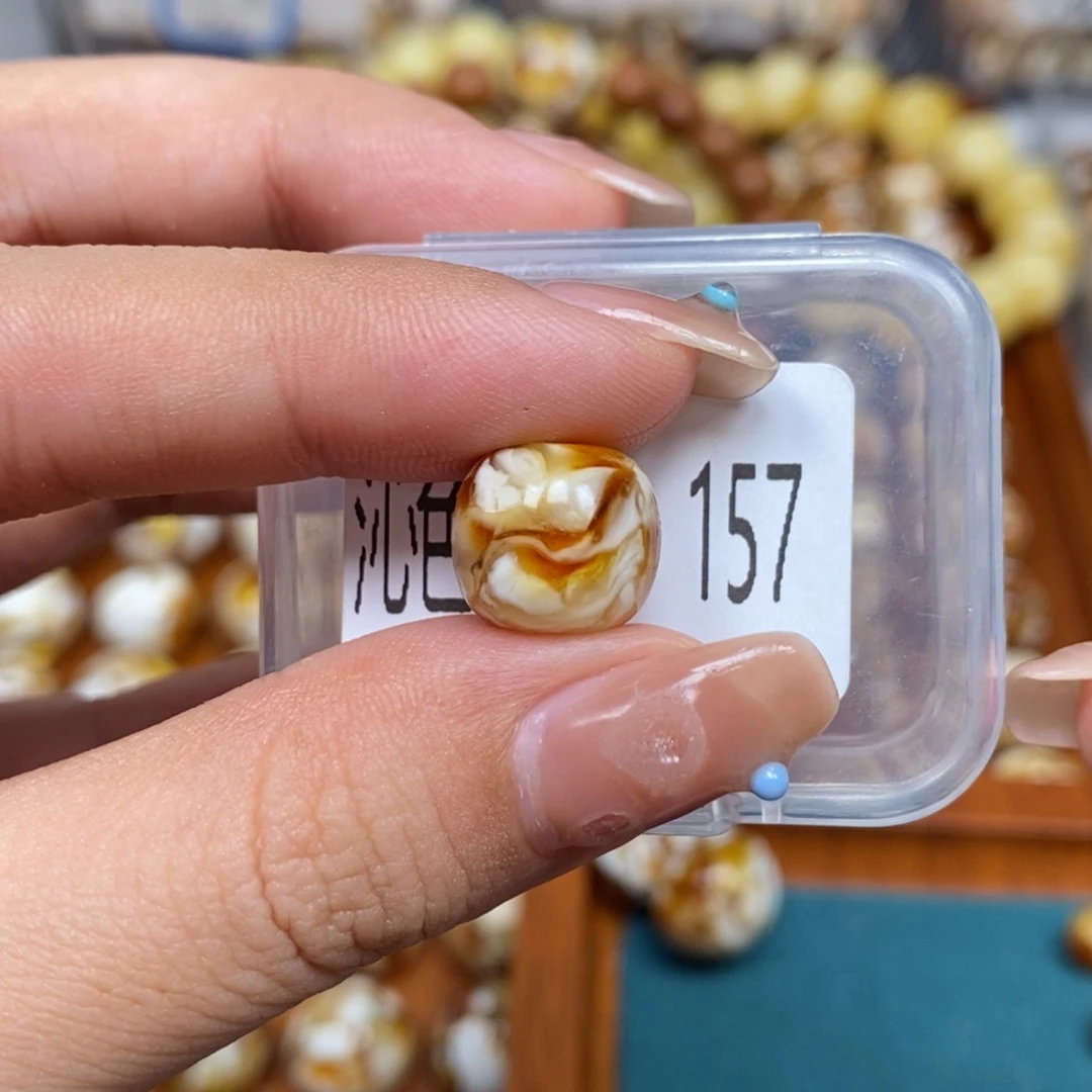 沁色蜜蜡未镶嵌157