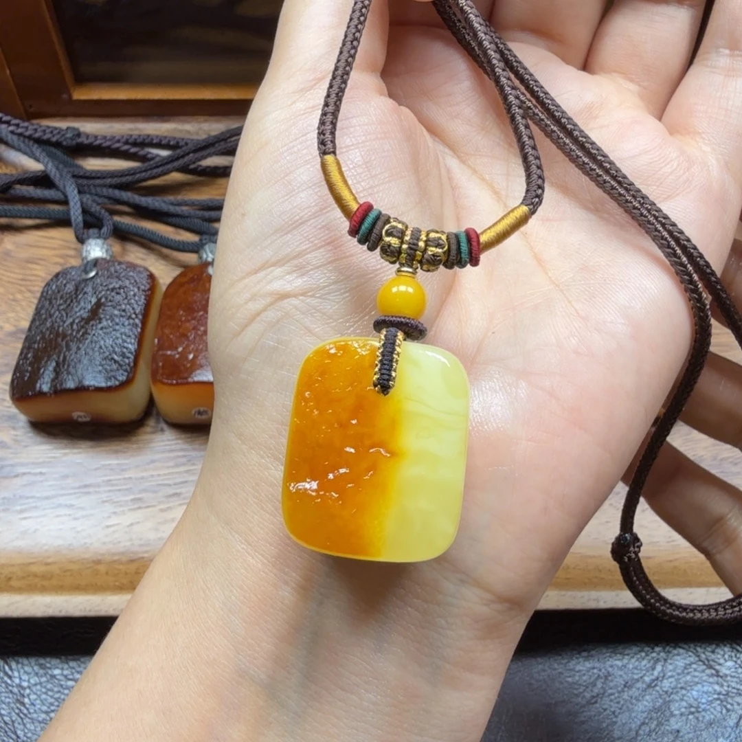 琥珀未镶嵌吊坠(赠链)