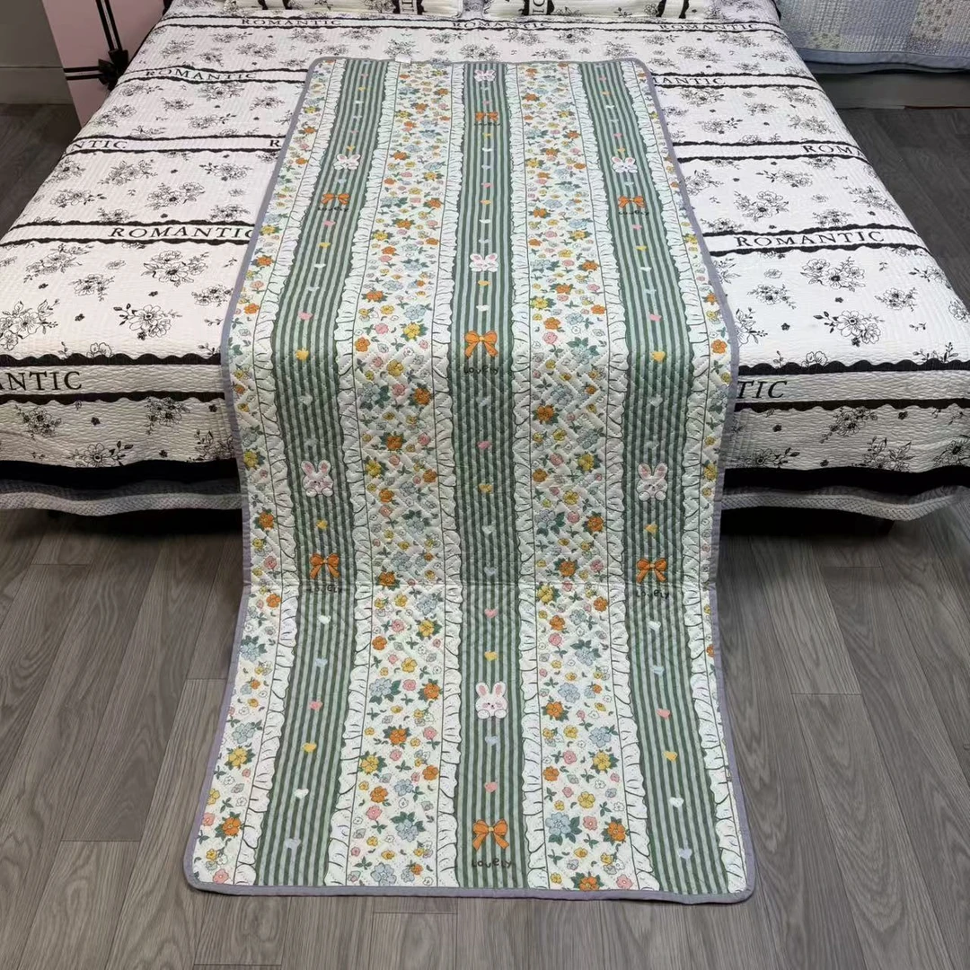 【碎花小兔】三层夹棉四季款床盖学生宿舍床沙发垫飘窗垫