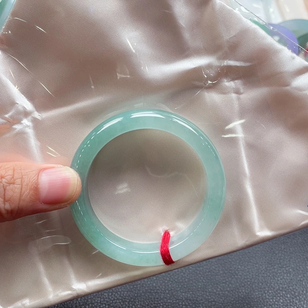 翡翠手镯未镶嵌天然缅甸翡翠手镯