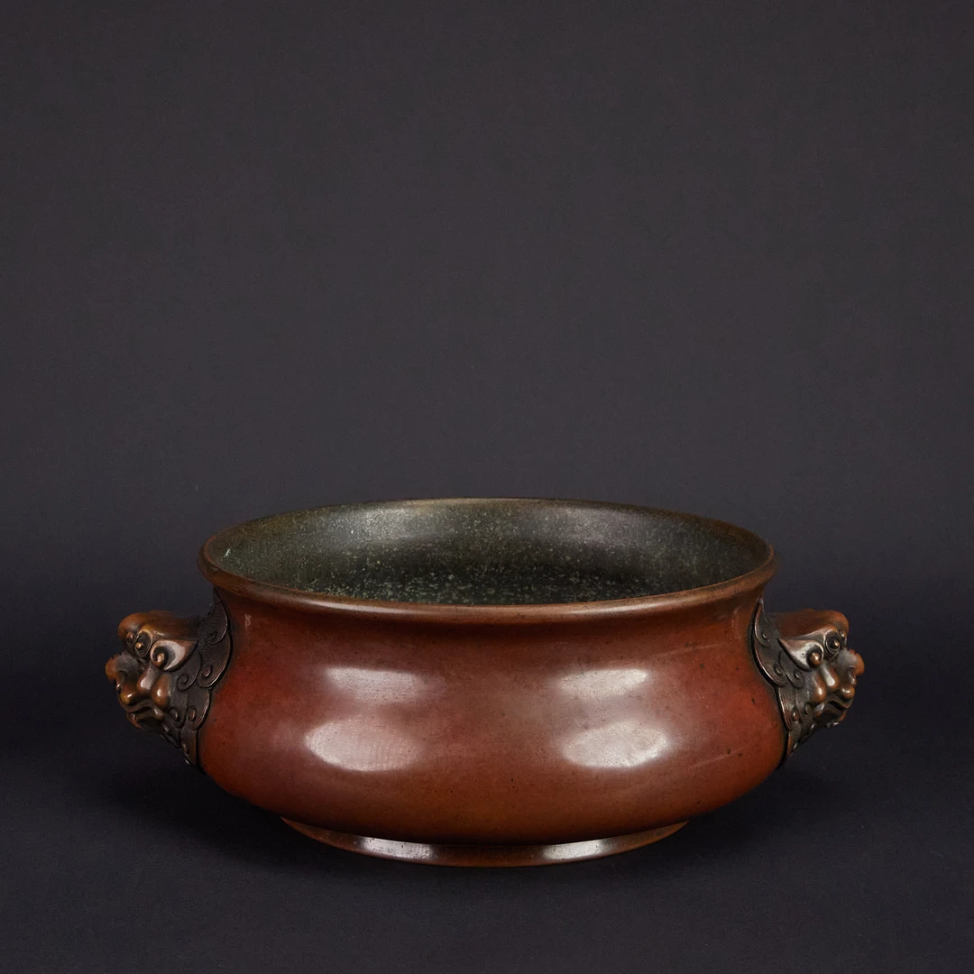 LOT 121304清中期 枣红皮兽耳簋式炉