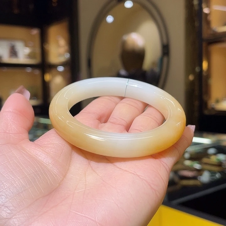 未镶嵌手镯和田玉54.5#58.51g
