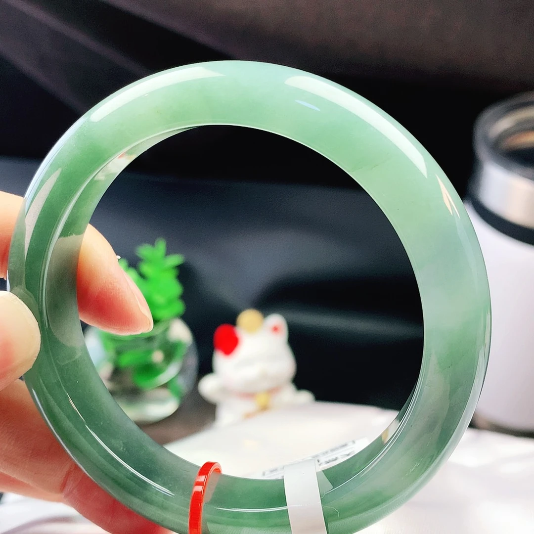 未镶嵌手镯翡翠60冰满绿