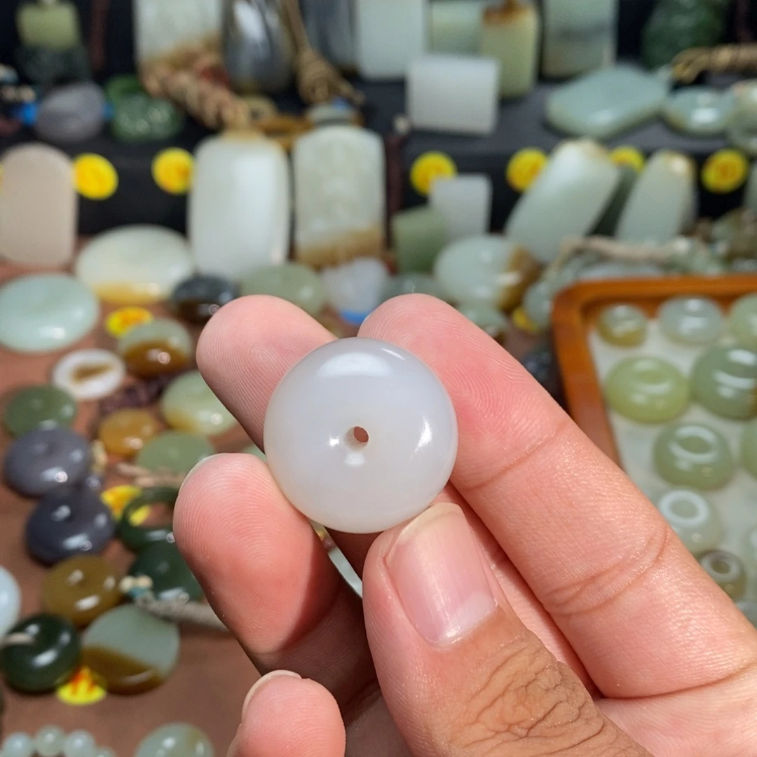 阳***珩和田玉未镶嵌吊坠(不含链)