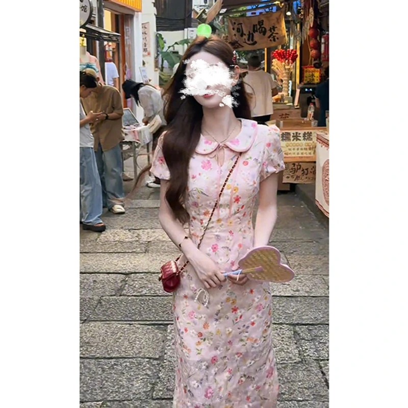 连衣裙女2025夏季新款法式气质娃娃领短袖收腰碎花中长款开叉裙子