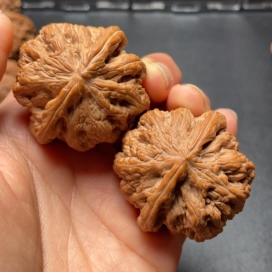 【闪购商品】把件文玩核桃球筋………