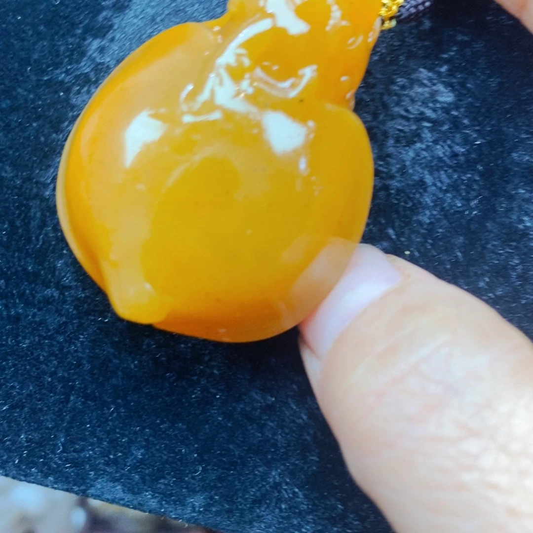 未镶嵌石英质玉（黄龙玉）颈饰