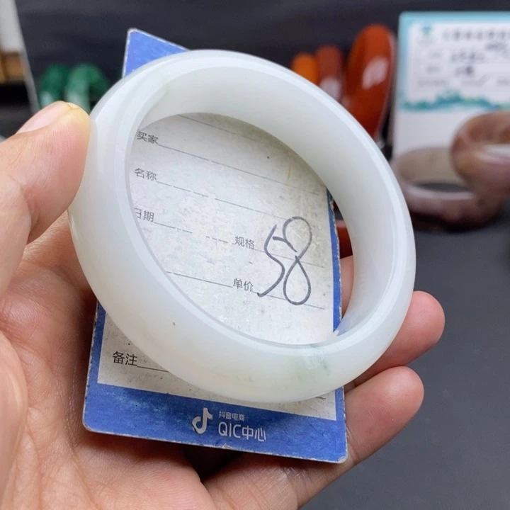 未镶嵌手镯石英质玉