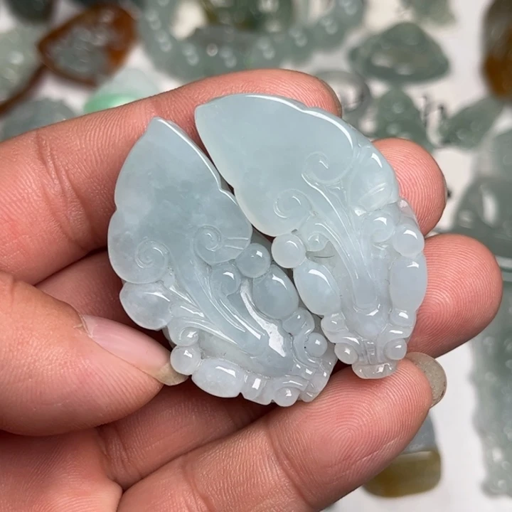 翡翠未镶嵌颈饰貔貅