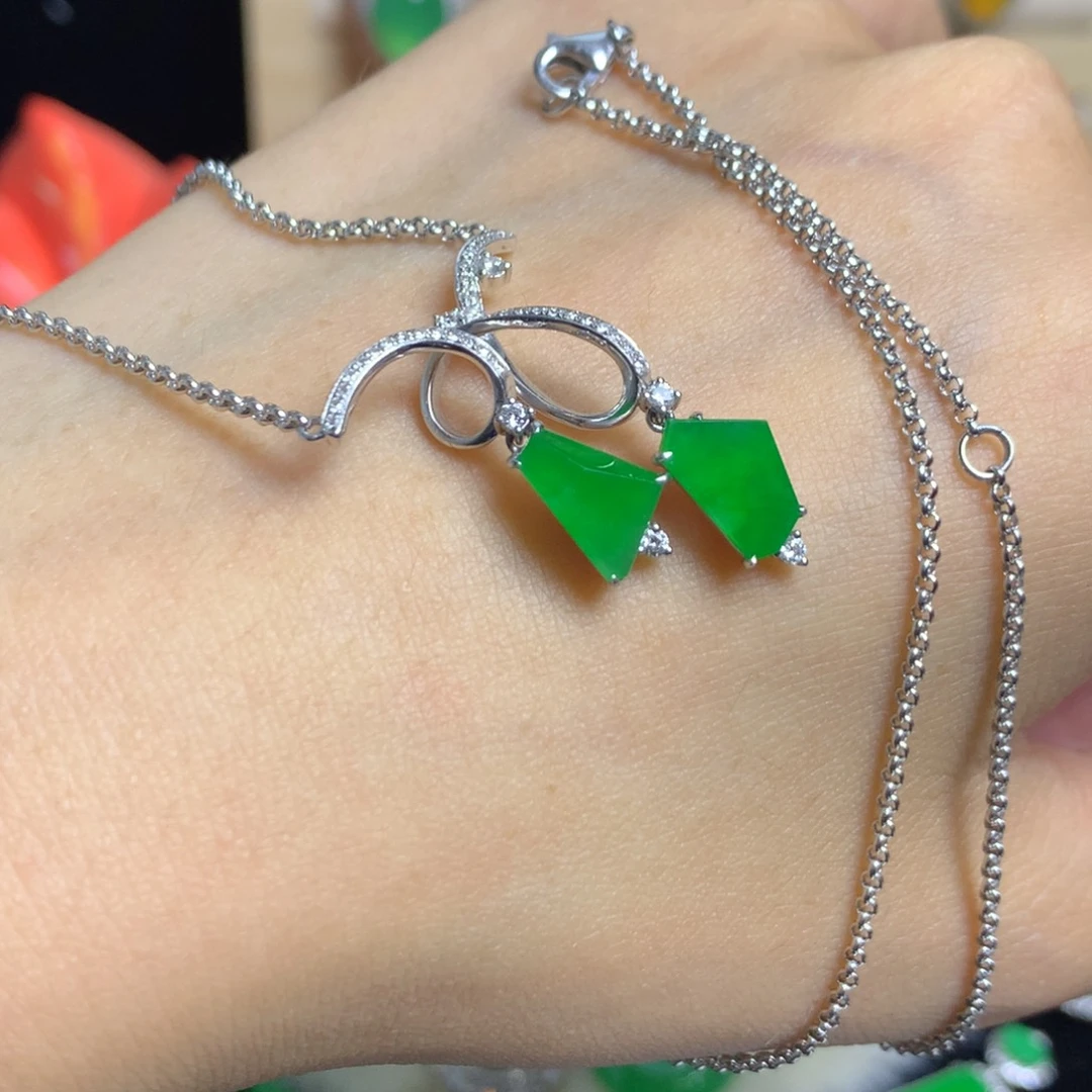 翡翠18K金镶嵌颈饰冰阳绿随行套链