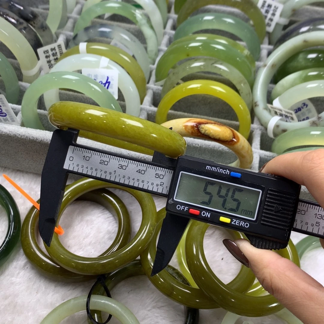 蛇纹石玉未镶嵌手镯358