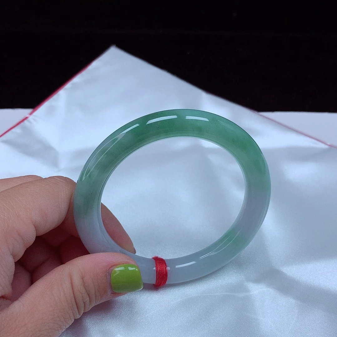 翡翠未镶嵌手镯（圆镯）圈口56