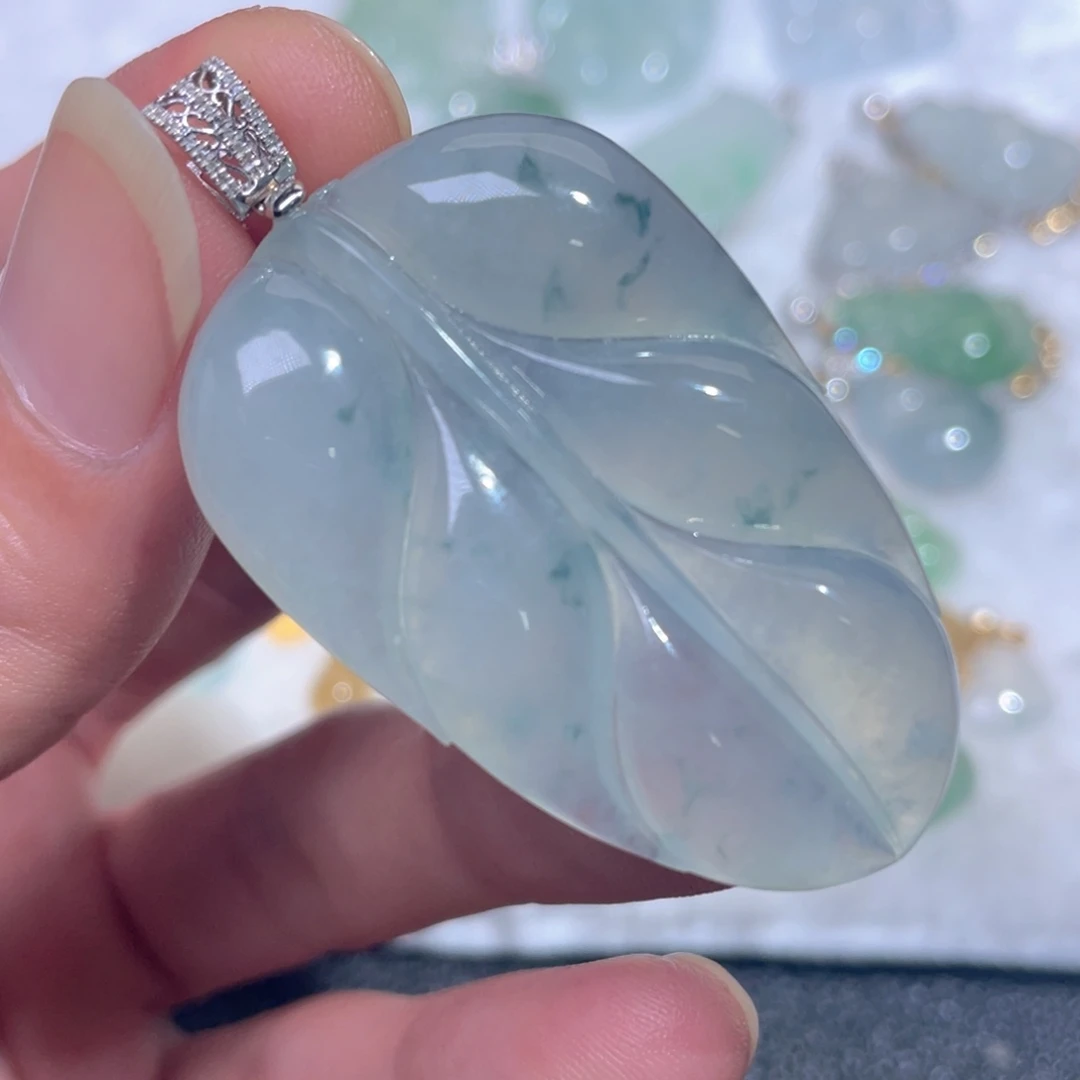 颈饰18K金镶嵌翡翠翡翠