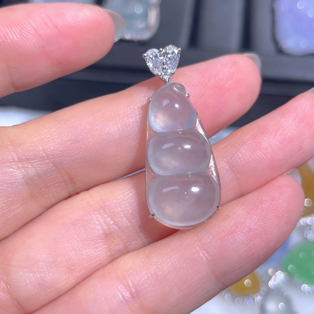 颈饰18K金镶嵌翡翠翡翠