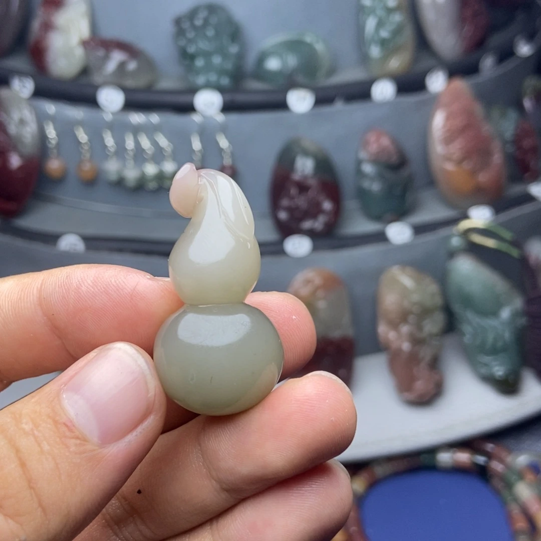 三***富未镶嵌颈饰玛瑙/玉髓