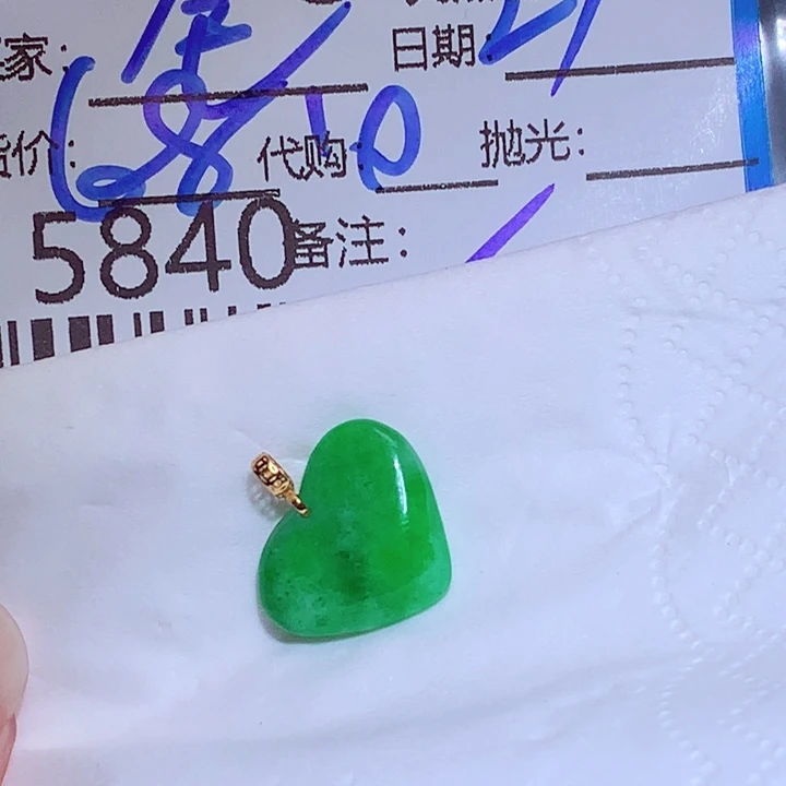 爸***爸翡翠未镶嵌颈饰fff