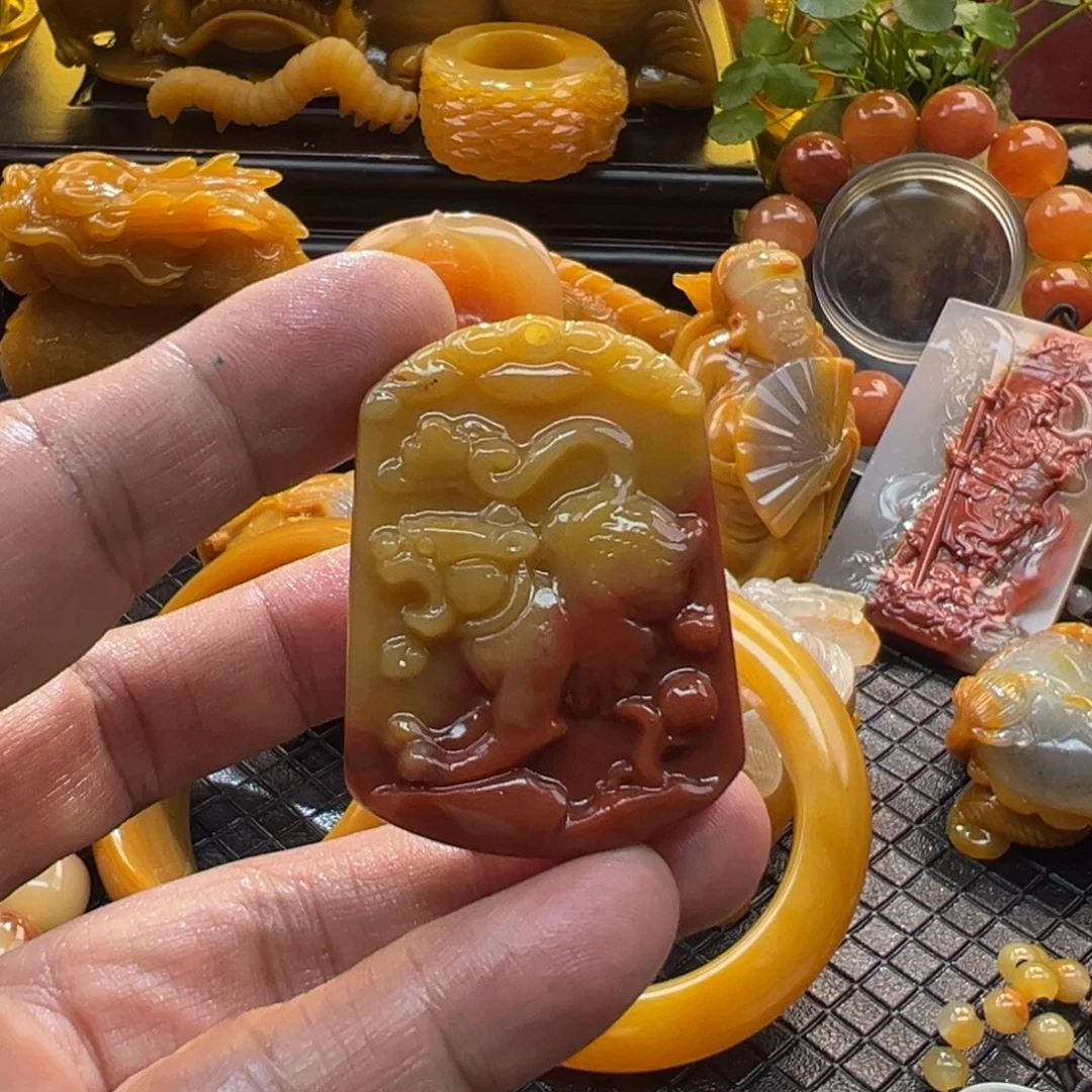 石英质玉未镶嵌颈饰