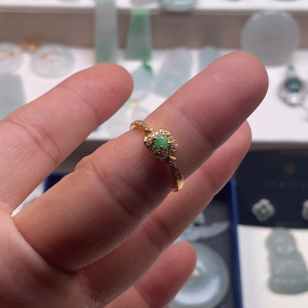 翡翠未镶嵌颈饰44