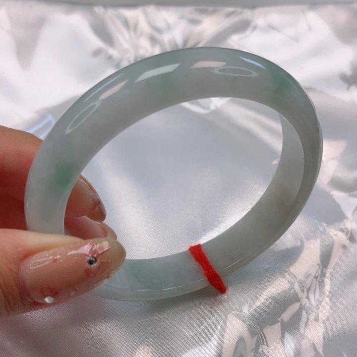 翡翠手镯未镶嵌55圈