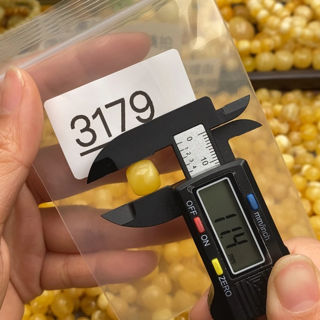 蜜蜡珠宝奇石未镶嵌