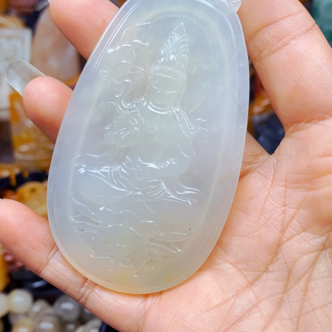 石英质玉（黄龙玉）未镶嵌颈饰