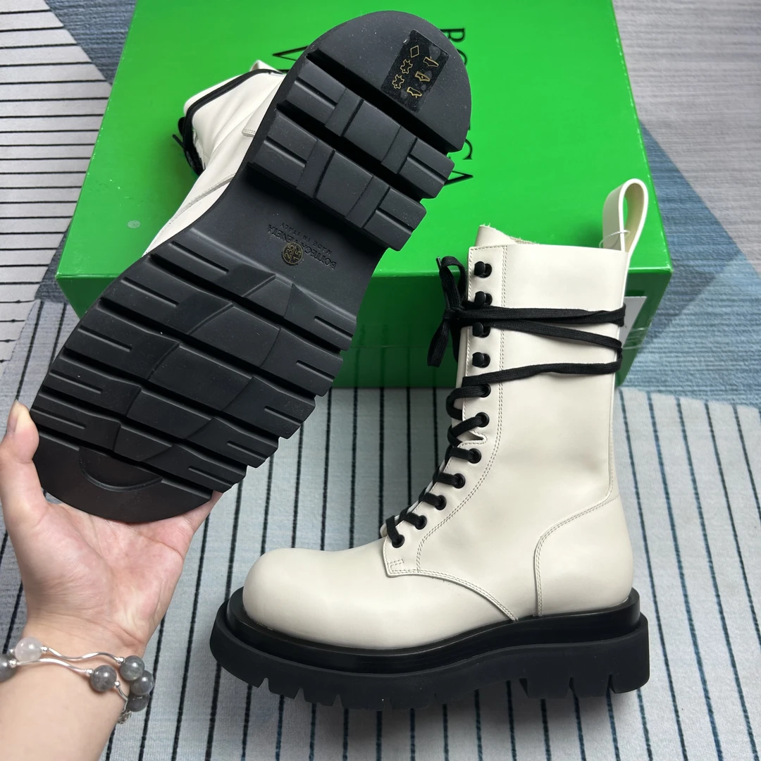 未使用 BOTTEGA VENETA/葆蝶家 白色马丁靴三七码