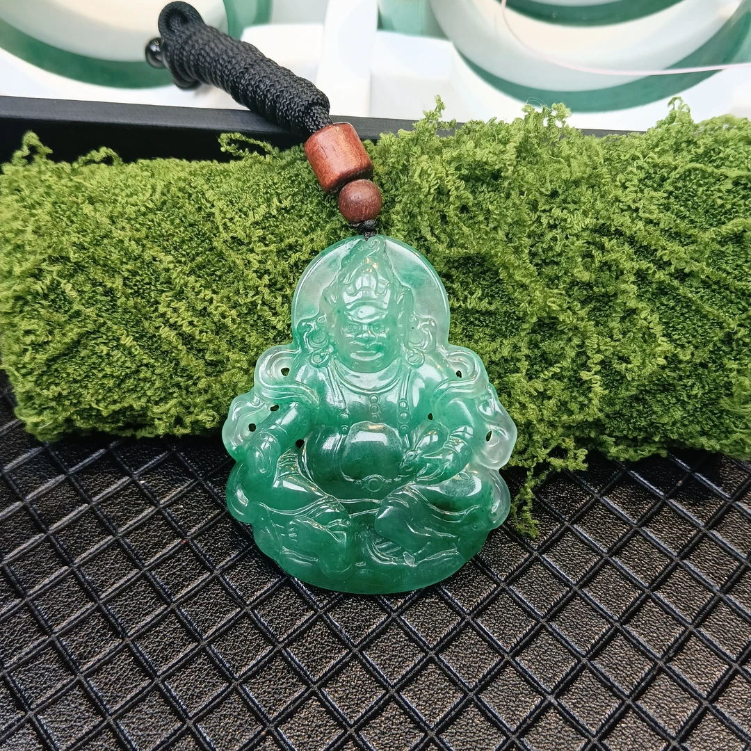 天然非洲翠黄财神吊坠