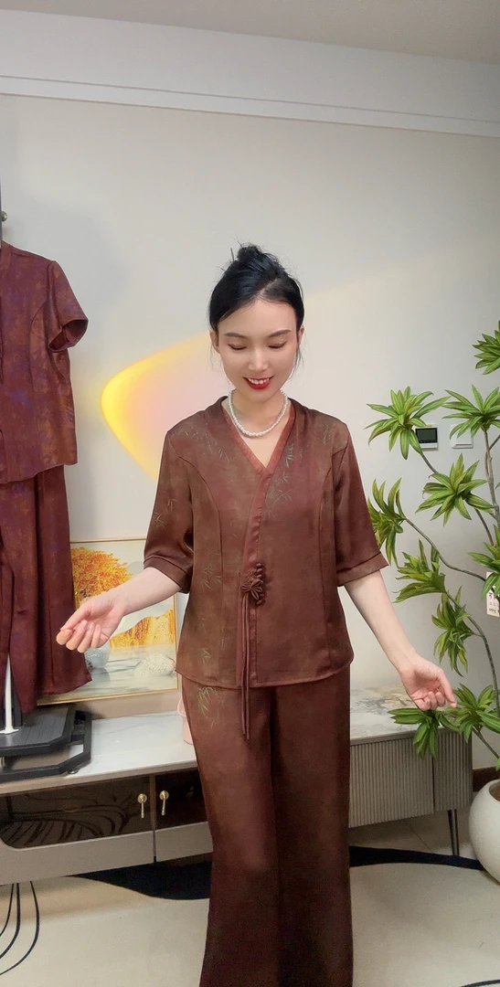 高贵中袖国风妈妈装上衣搭配直筒腿裤夏季套装新款年青时尚8399