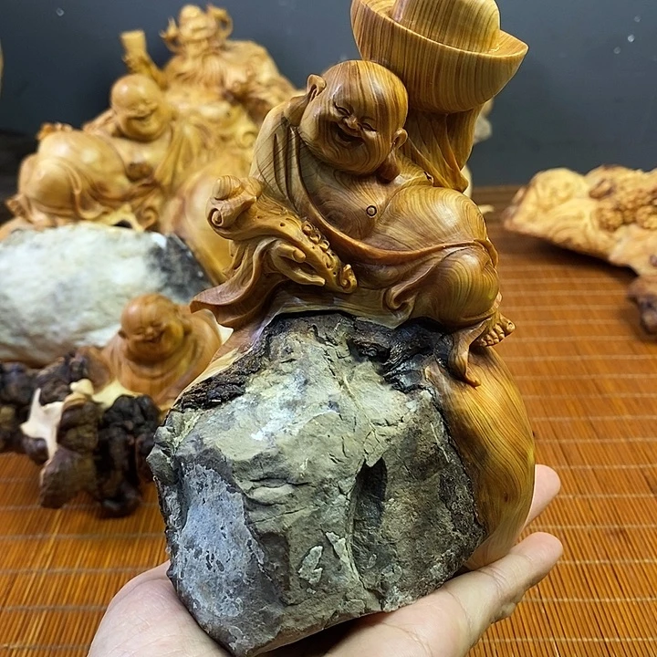 柏木（崖柏）弥勒摆件