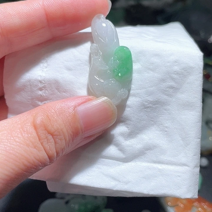 颈饰未镶嵌翡翠天