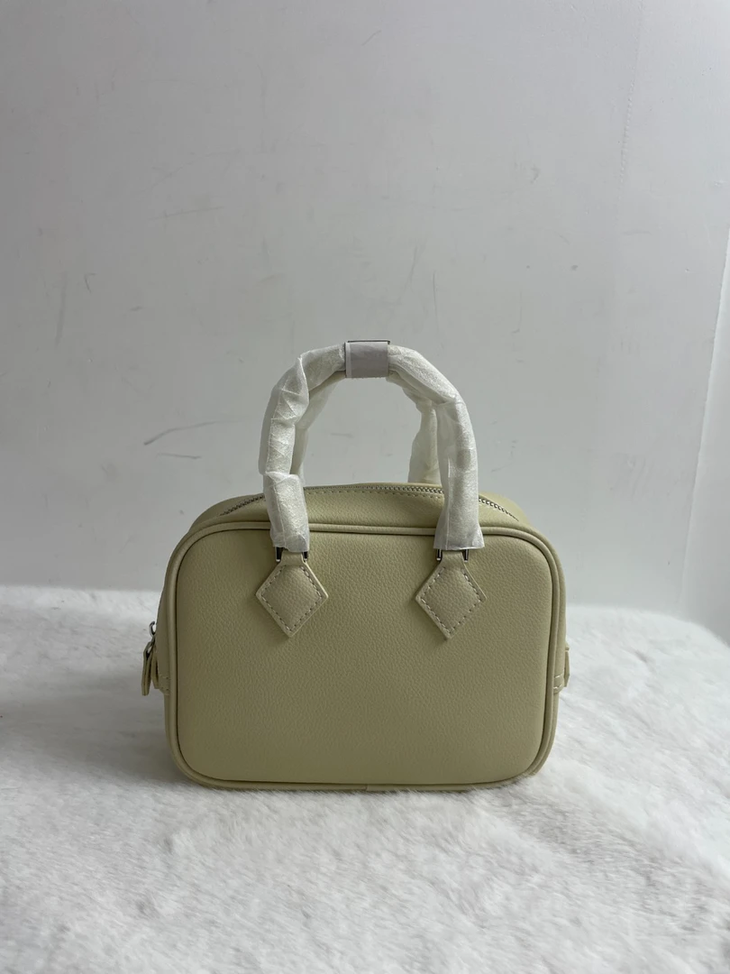 HB-23831白色【点点精选】新款时尚轻奢百搭气质女包