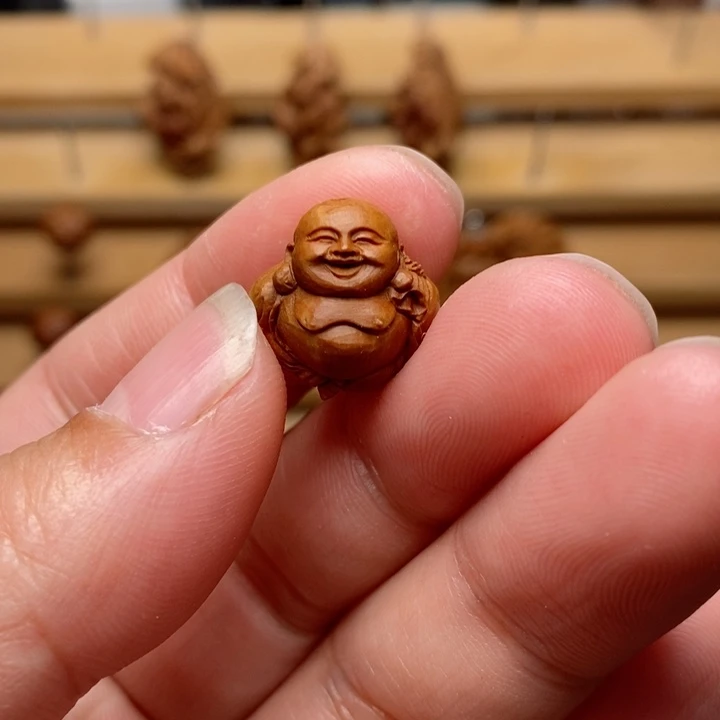 白**子桃核手工雕刻弥勒单颗