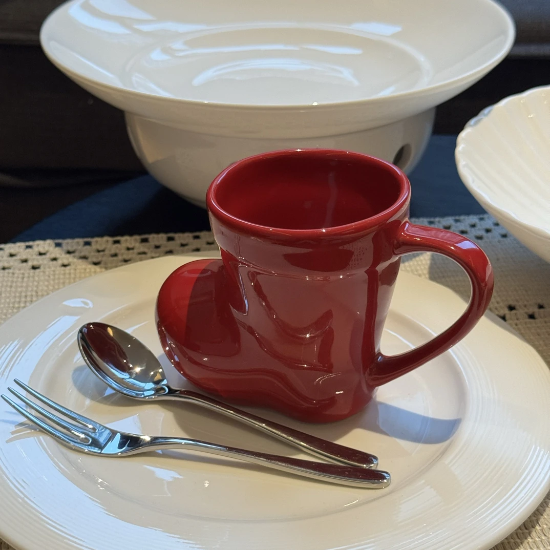 很有意思的一只新年红色鞋子杯子不含其他