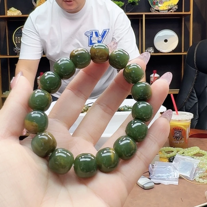 手链未镶嵌透闪石质玉14