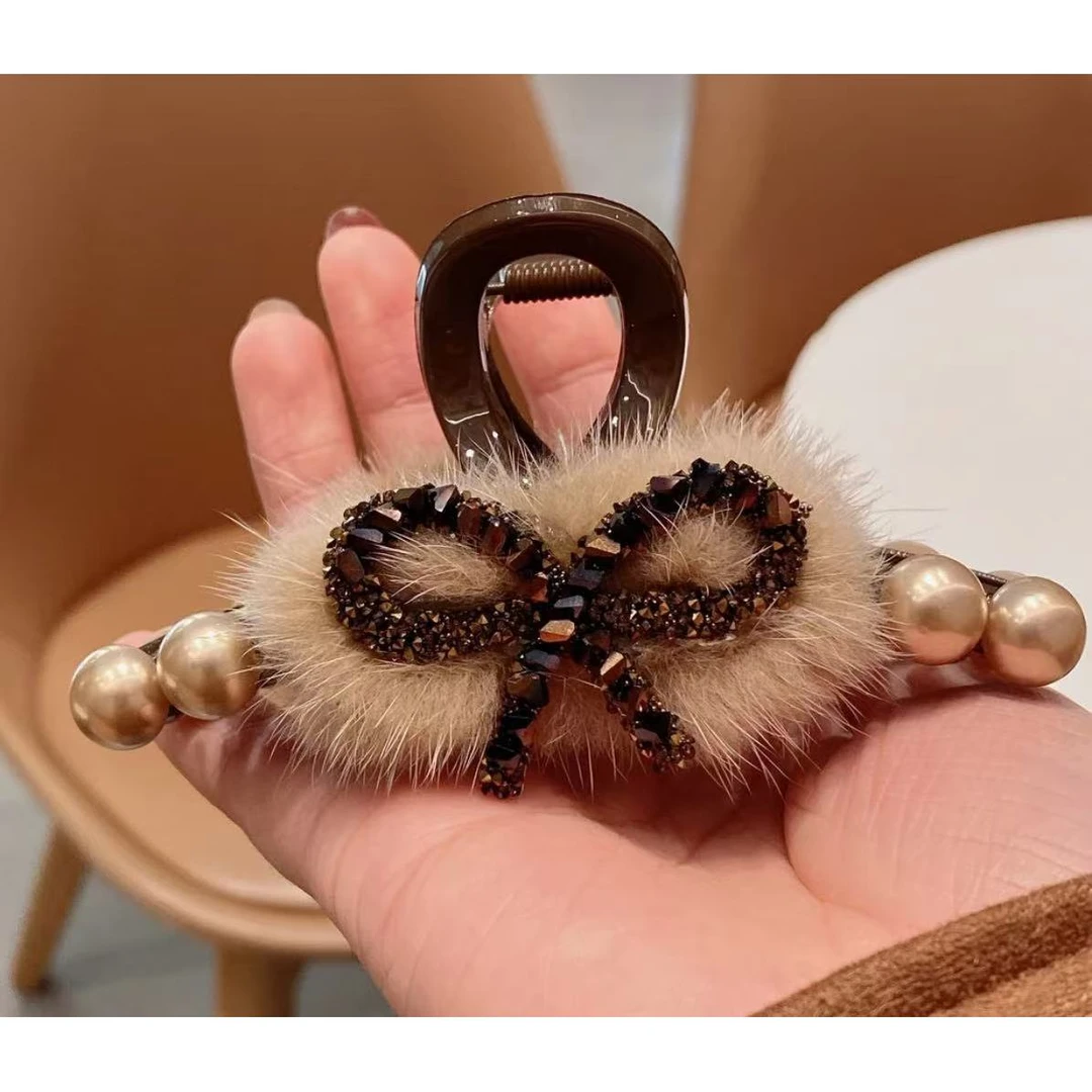 M674明上源黑金蝴蝶全盘夹减龄百搭有气质2024年秋冬新品