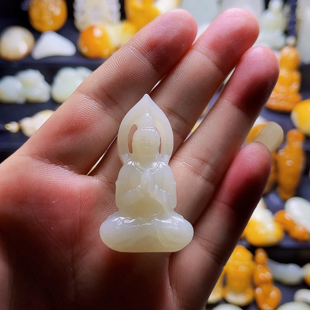 火***@颈饰未镶嵌和田玉