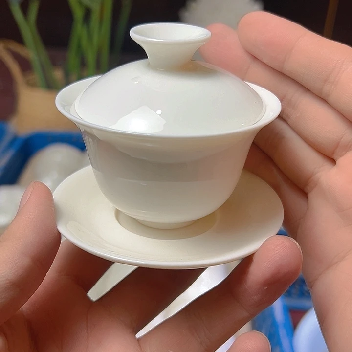 羊脂玉瓷小盖碗的70ml