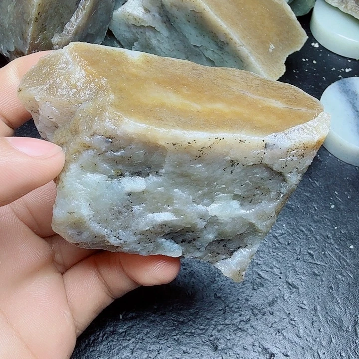 未镶嵌和田玉（糖玉）珠宝奇石