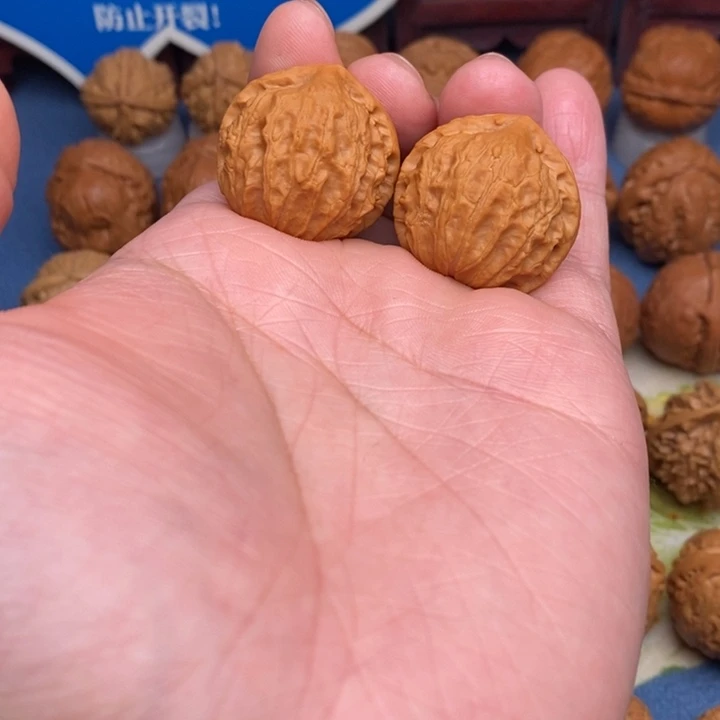 文玩核桃吊坠小官帽