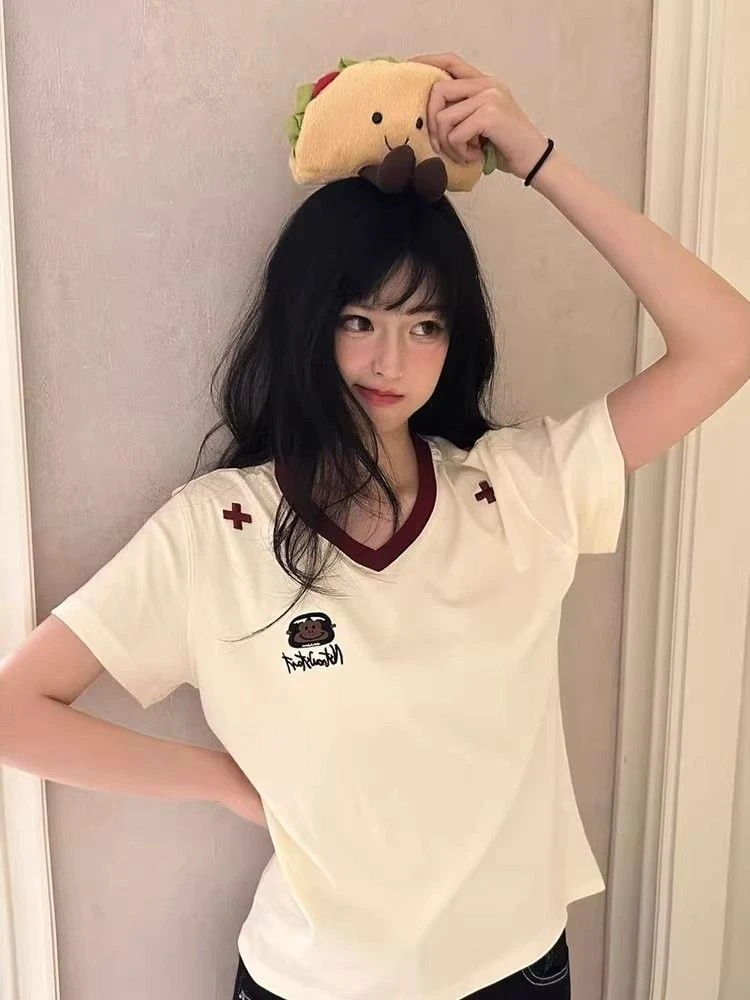韩版撞色长臂猿刺绣短袖t恤女夏季新款修身显瘦设计感小众V领上衣