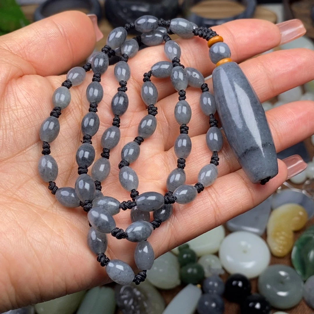 半***仙和田玉未镶嵌颈饰