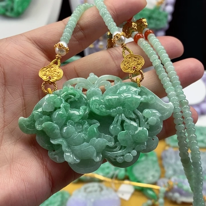 翡翠颈饰未镶嵌翡翠吊坠