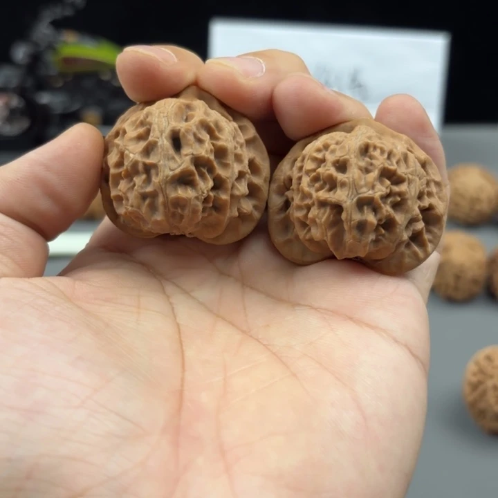 猴头核桃吊坠宫灯004