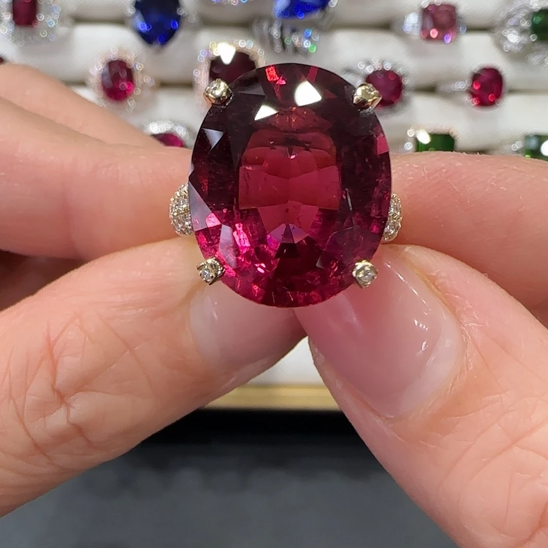 戒指18K金镶嵌碧玺15.7ct